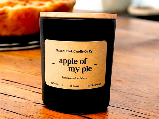 Apple of my Pie - Soy wax candle, Apple, brown sugar, almond, orange, cinnamon, nutmeg, and pie crust